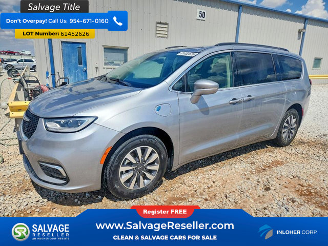 Used 2021 Chrysler Pacifica Touring FWD image 1