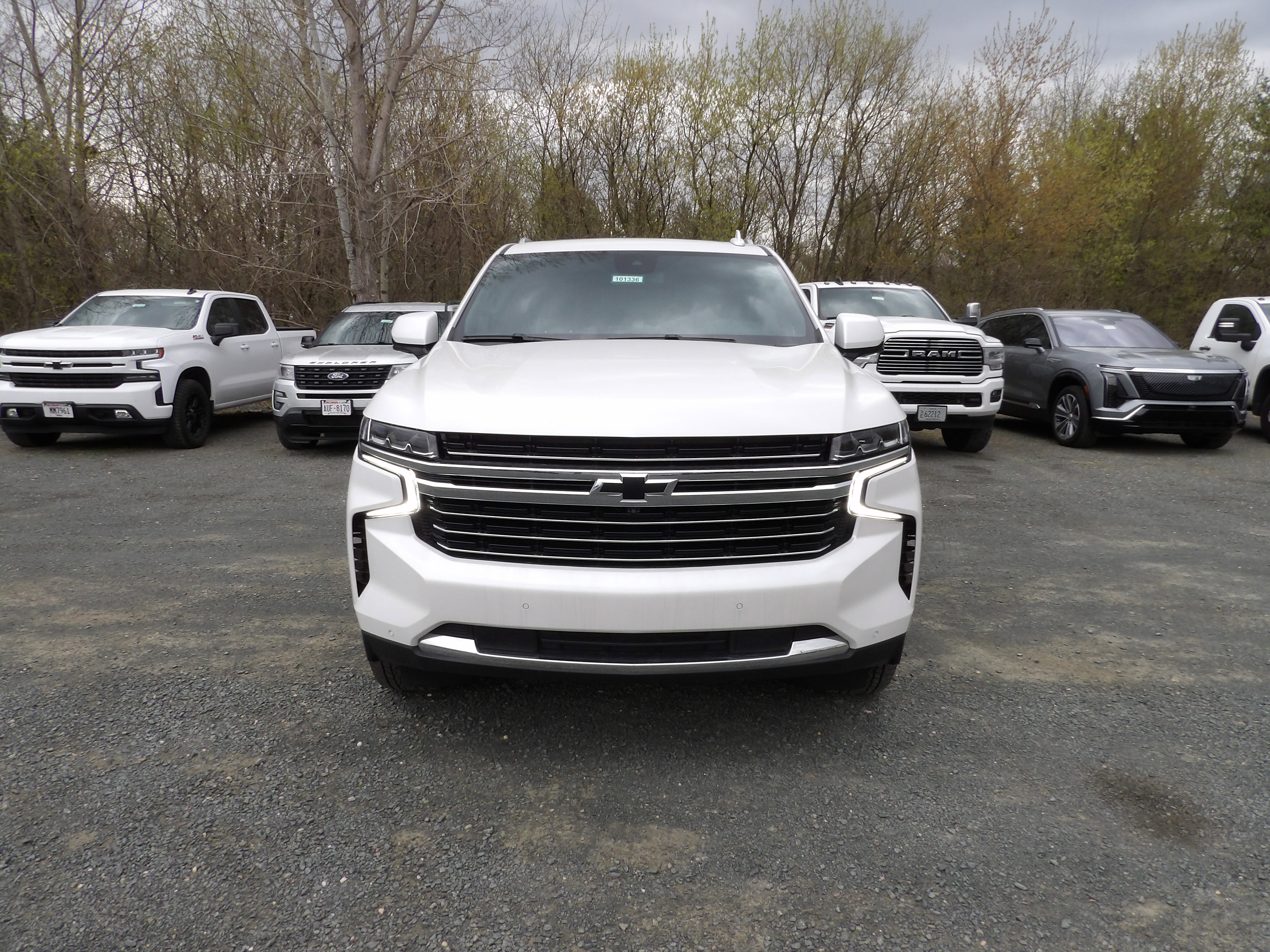 Used 2024 Chevrolet Suburban LT w/ LT Signature Package AWD/4WD image 2