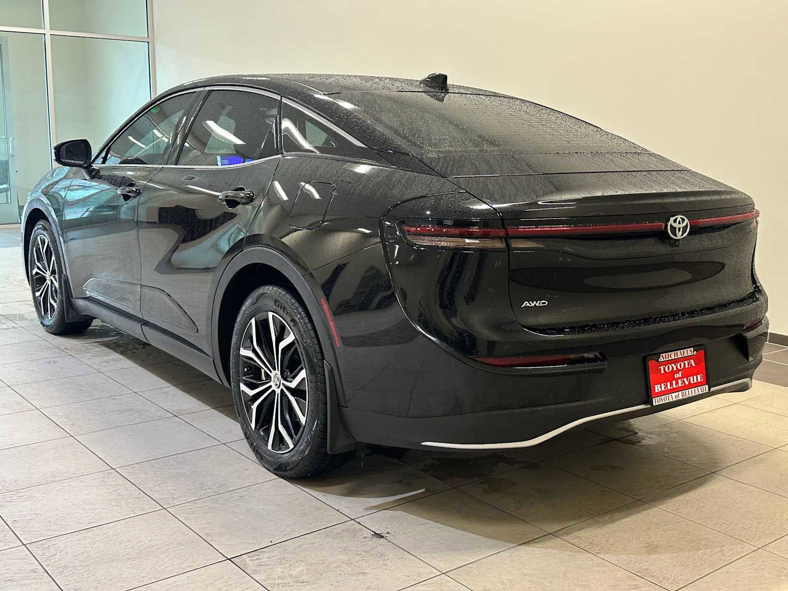 Certified 2023 Toyota Crown XLE image 4