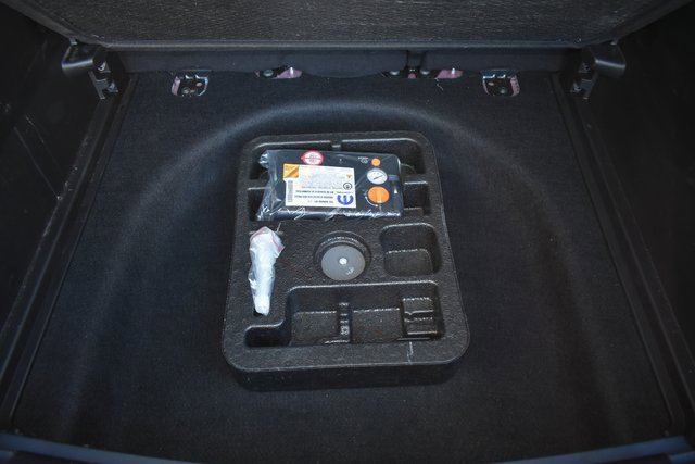 Used 2023 Jeep Compass Limited image 37