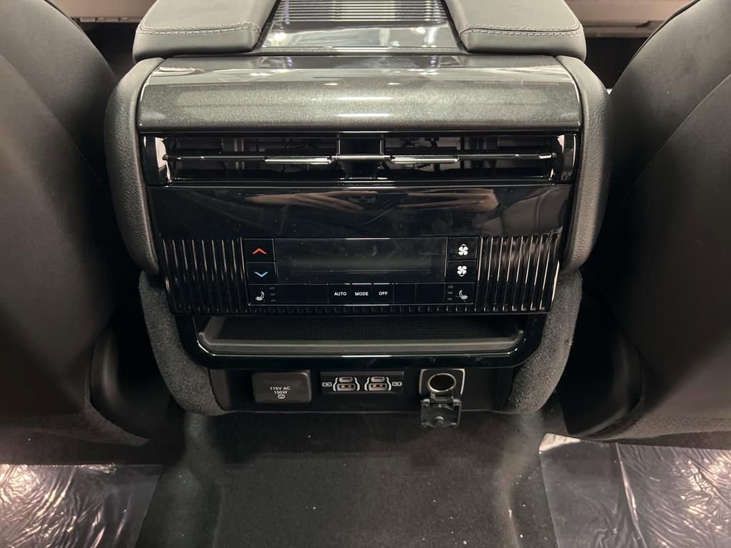 New 2024 Jeep Wagoneer 4WD w/ Premium Group I image 38