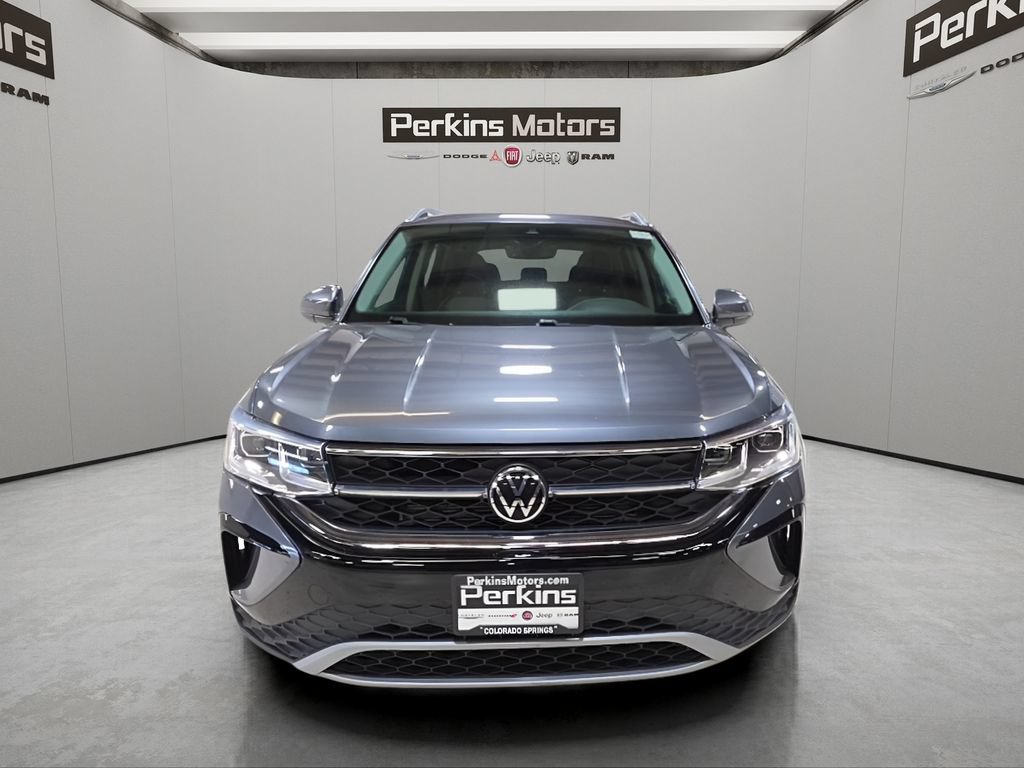 Used 2022 Volkswagen Taos SEL w/ Panoramic Sunroof Package AWD/4WD image 9