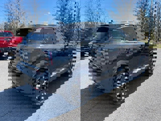 New 2025 Nissan Kicks SR image 5