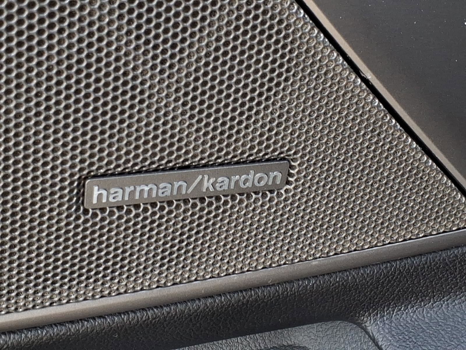 Used 2021 BMW M3 w/ M Carbon Exterior Package RWD image 13