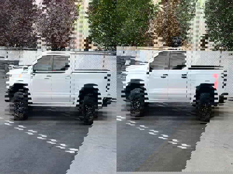 Used 2023 Chevrolet Silverado 1500 ZR2 w/ Technology Package image 4