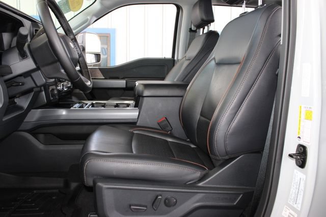 Used 2025 Ford F250 Lariat w/ Black Appearance Package AWD/4WD image 22