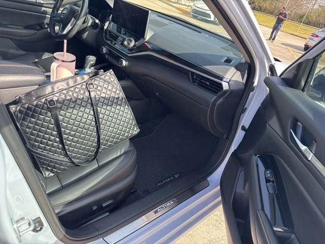 Used 2024 Nissan Altima 2.0 SR image 30
