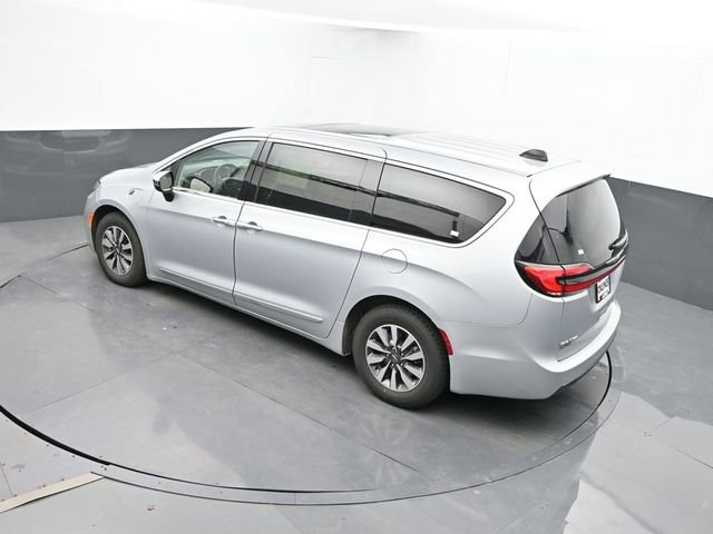 Used 2023 Chrysler Pacifica Limited FWD image 44