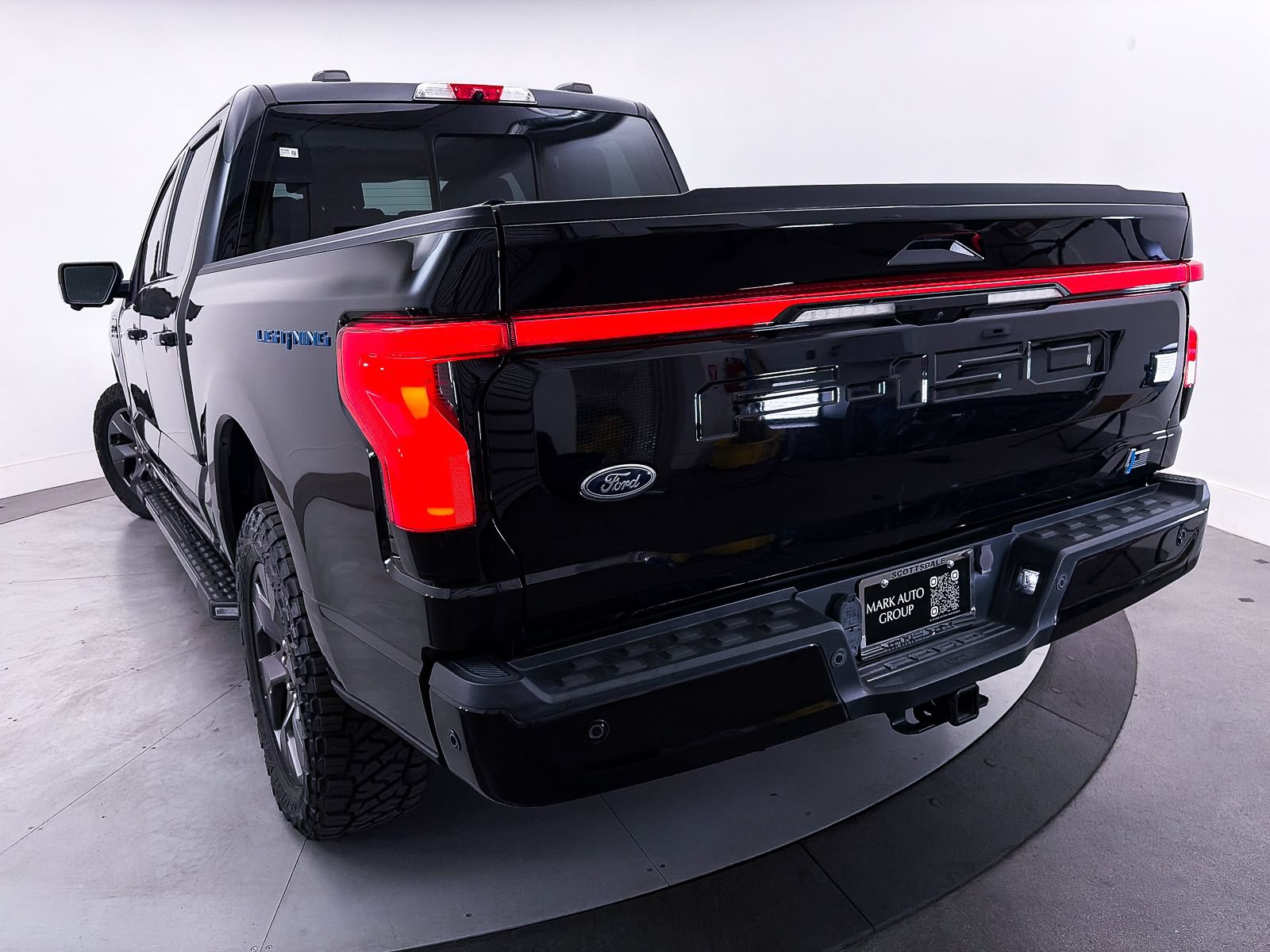 Used 2023 Ford F150 Lightning Lariat w/ Equipment Group 511A High AWD/4WD image 11
