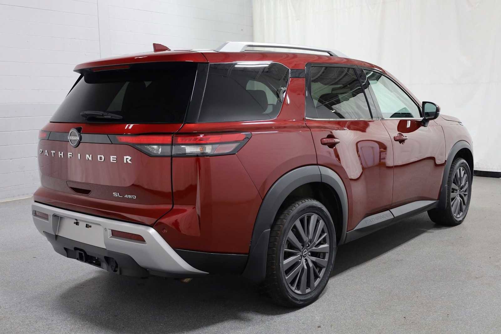 Used 2022 Nissan Pathfinder SL image 9