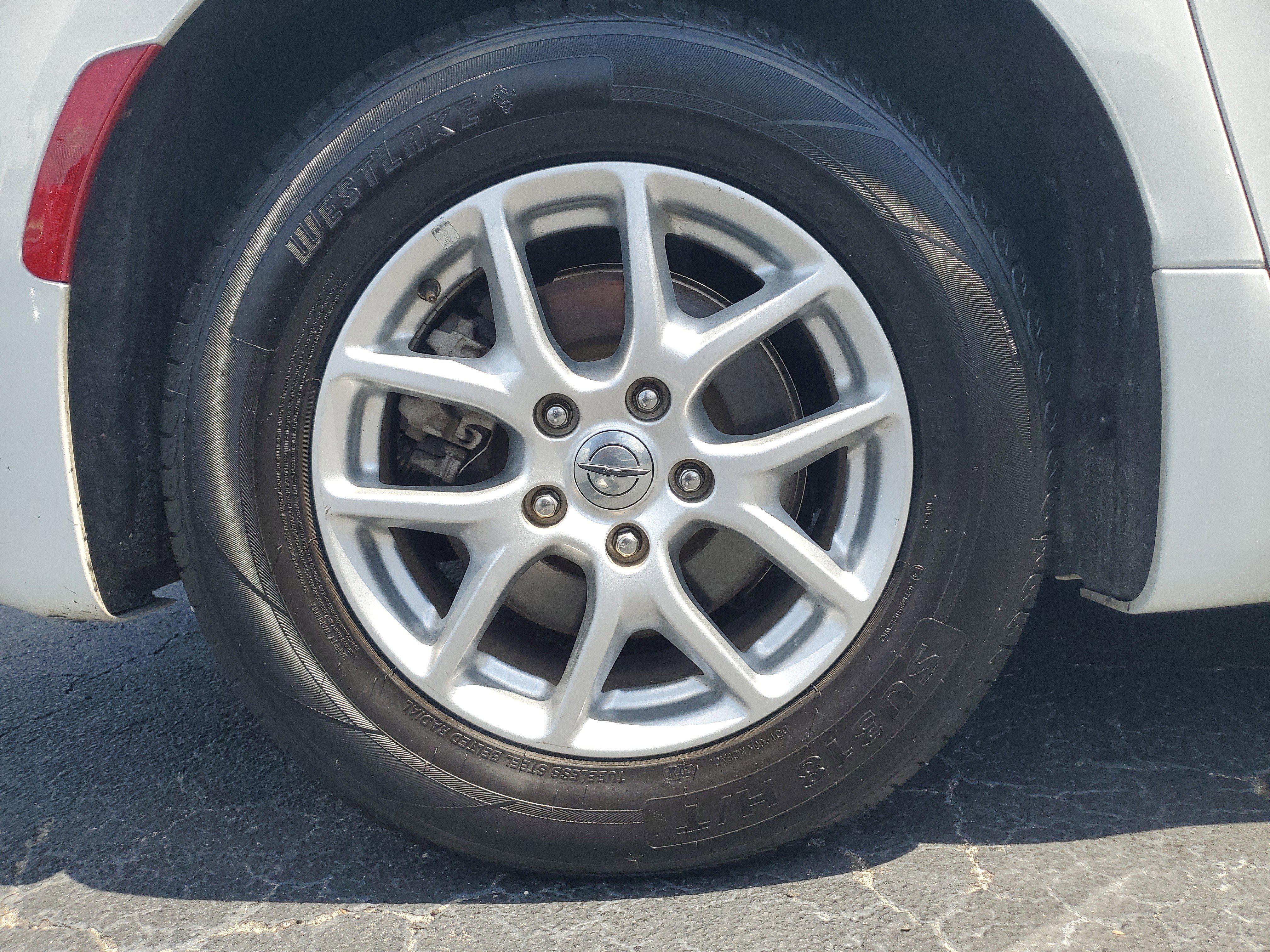 Used 2022 Chrysler Voyager LX image 7