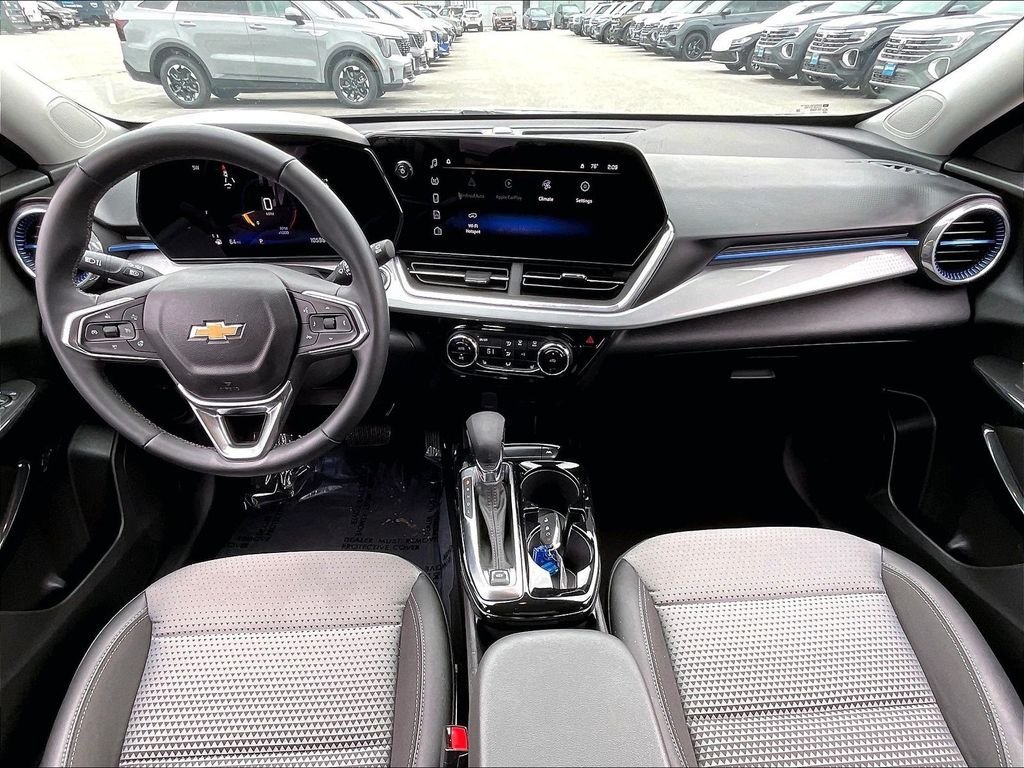 Used 2024 Chevrolet Trax LT w/ Driver Confidence Package FWD image 20