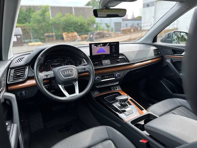 Used 2023 Audi Q5 2.0T Premium w/ Convenience Package AWD/4WD image 16