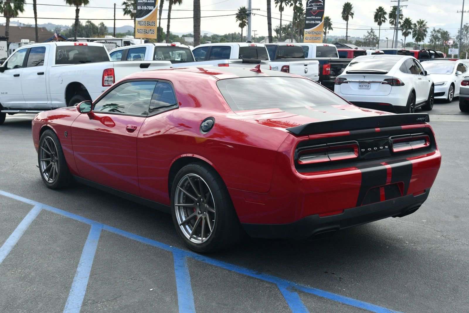 Used 2016 Dodge Challenger SRT Hellcat RWD image 5