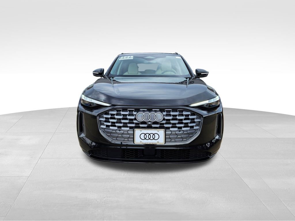 Certified 2025 Audi Q5 Prestige image 2