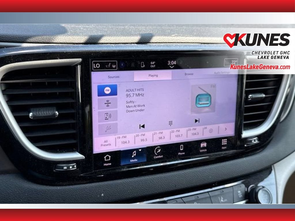 Used 2023 Chrysler Pacifica Touring-L FWD image 20
