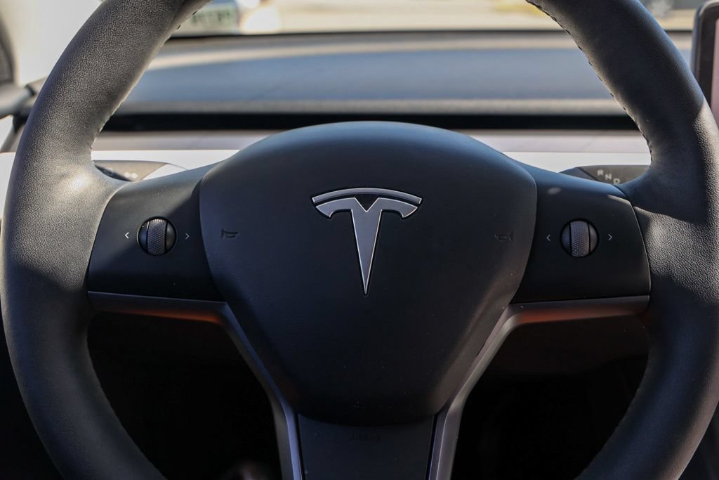 Used 2024 Tesla Model Y Long Range AWD/4WD image 27