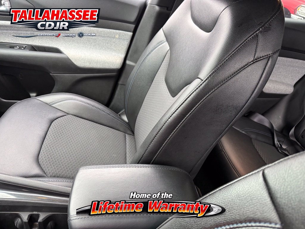 Used 2025 Jeep Compass Latitude AWD/4WD image 27