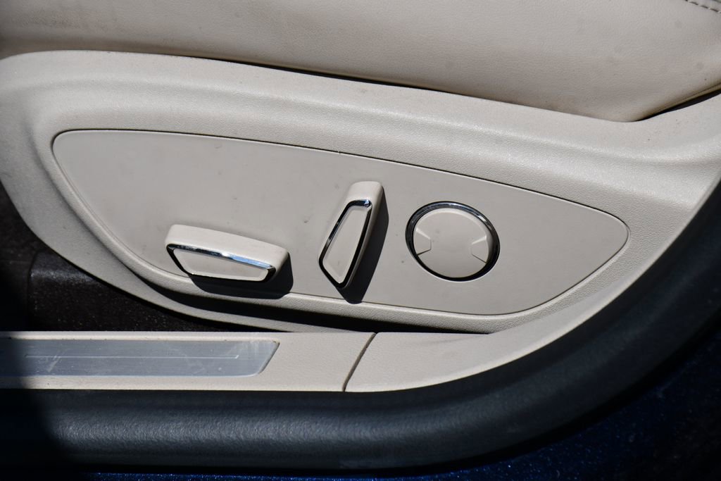 Used 2017 Lincoln MKZ Premiere image 22