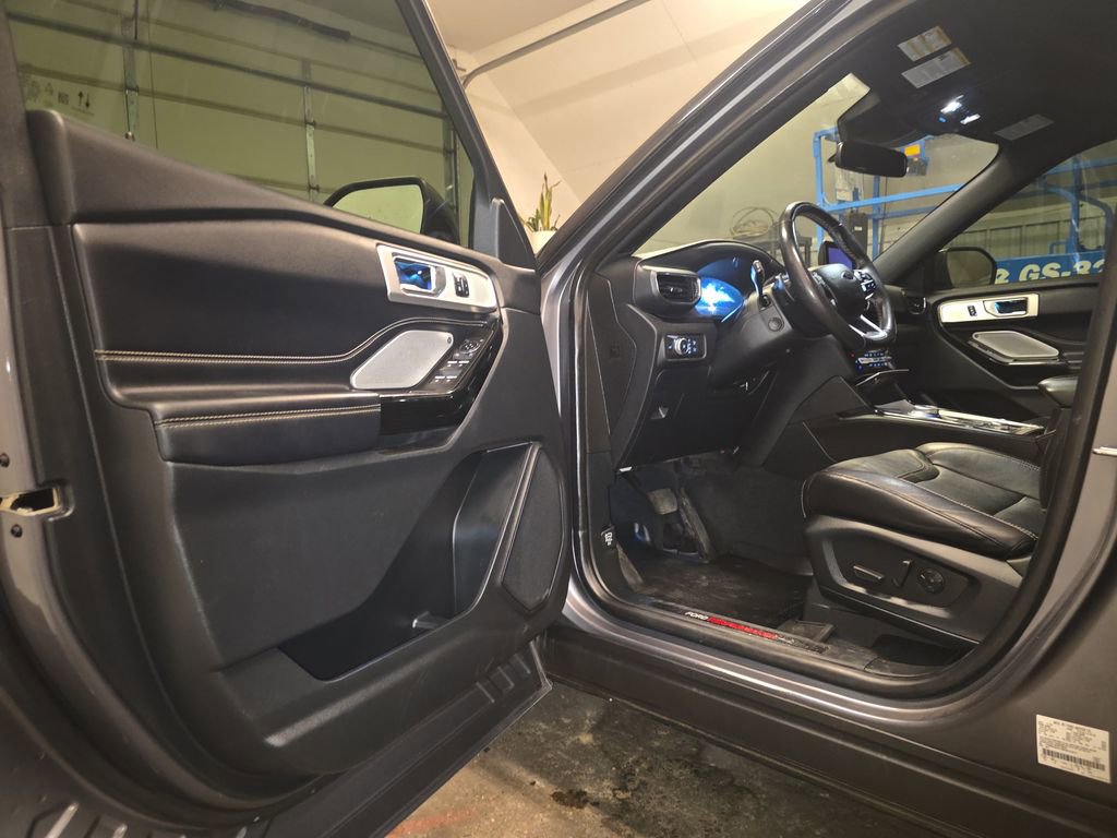 Used 2021 Ford Explorer ST w/ Equipment Group 401A AWD/4WD image 17