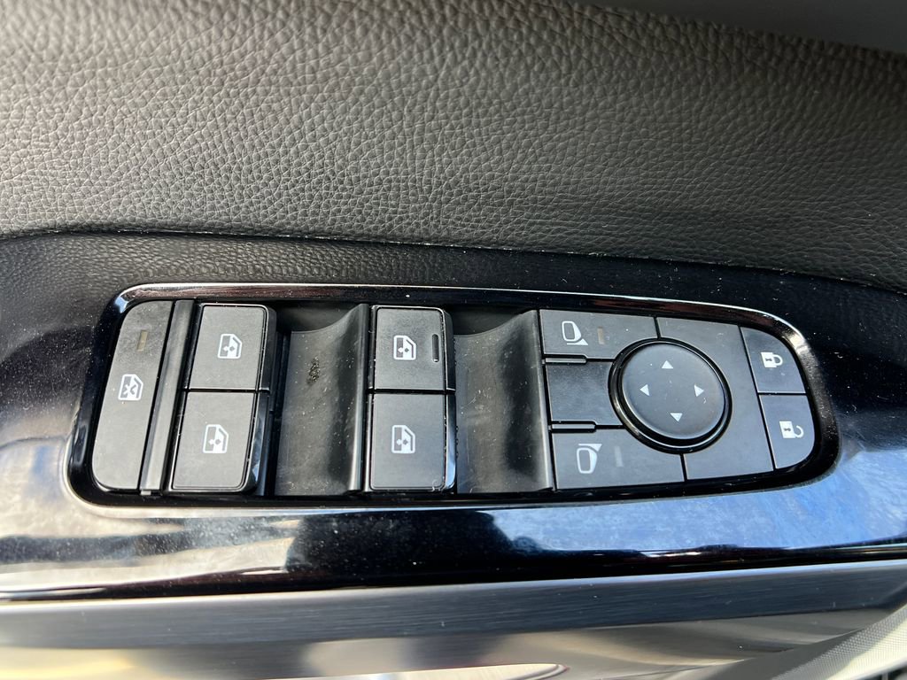 Used 2024 Nissan Pathfinder SL AWD/4WD image 12
