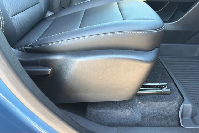 Used 2025 Chevrolet Traverse LT w/ Driver Confidence Package image 21