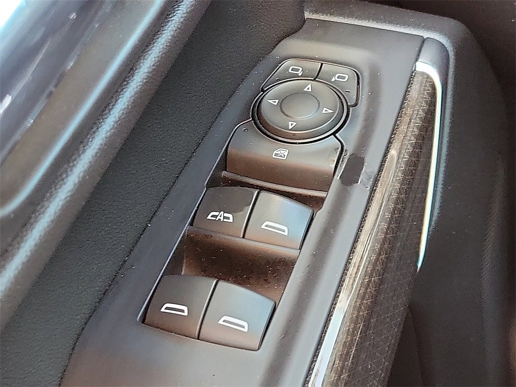 Used 2020 Chevrolet Silverado 1500 LT w/ Texas Edition image 13