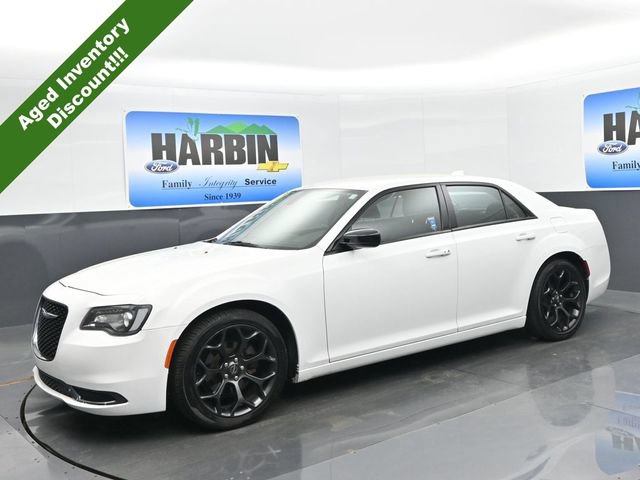 Used 2019 Chrysler 300 Touring w/ Sport Appearance Package RWD image 1