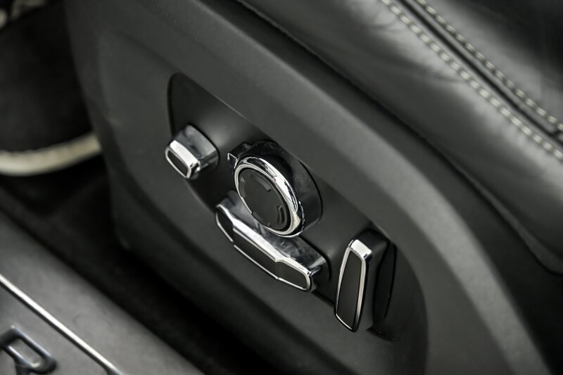 Used 2016 Jaguar XJ L Portfolio AWD/4WD image 22