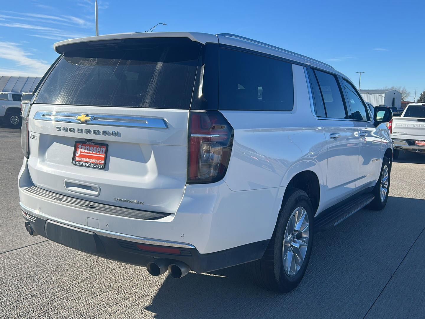 Used 2024 Chevrolet Suburban Premier image 2