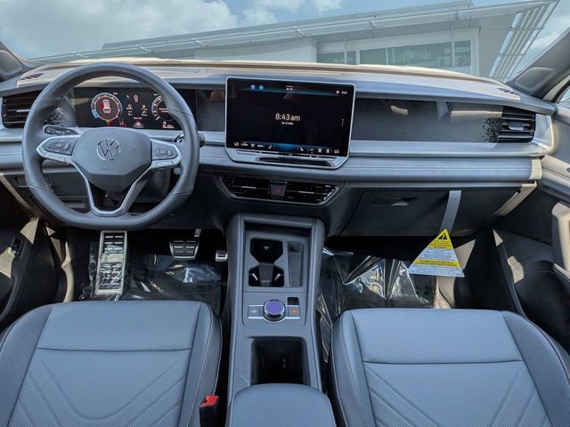New 2026 Volkswagen Tiguan SE R-Line FWD image 16