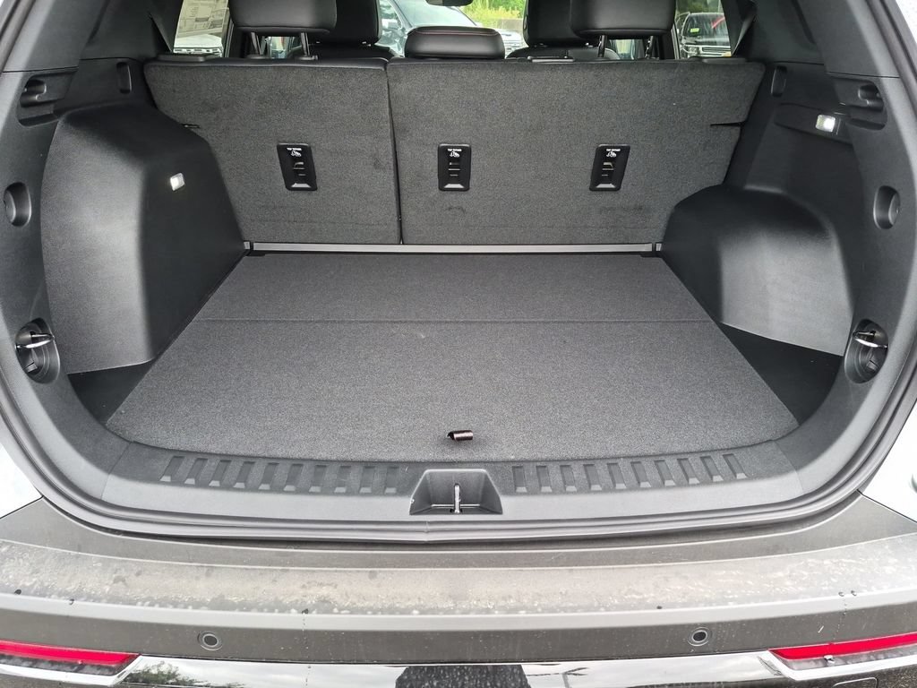 New 2027 Chevrolet Equinox RS w/ Safety and Technology Package AWD/4WD image 22