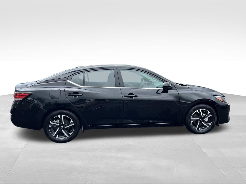 Used 2025 Nissan Sentra SV image 2
