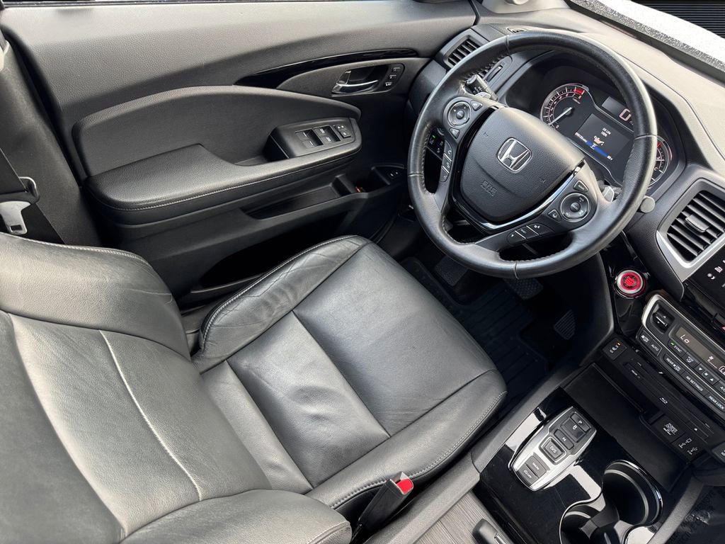 Used 2018 Honda Pilot Touring image 15