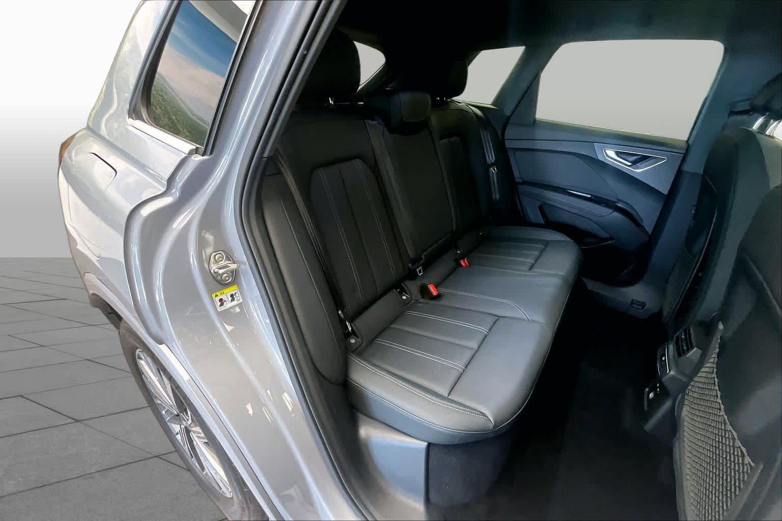 Used 2023 Audi Q4 e-tron Premium w/ Convenience Package RWD image 18
