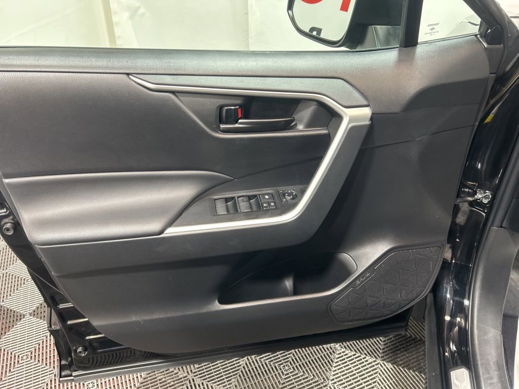 Used 2023 Toyota RAV4 LE image 23