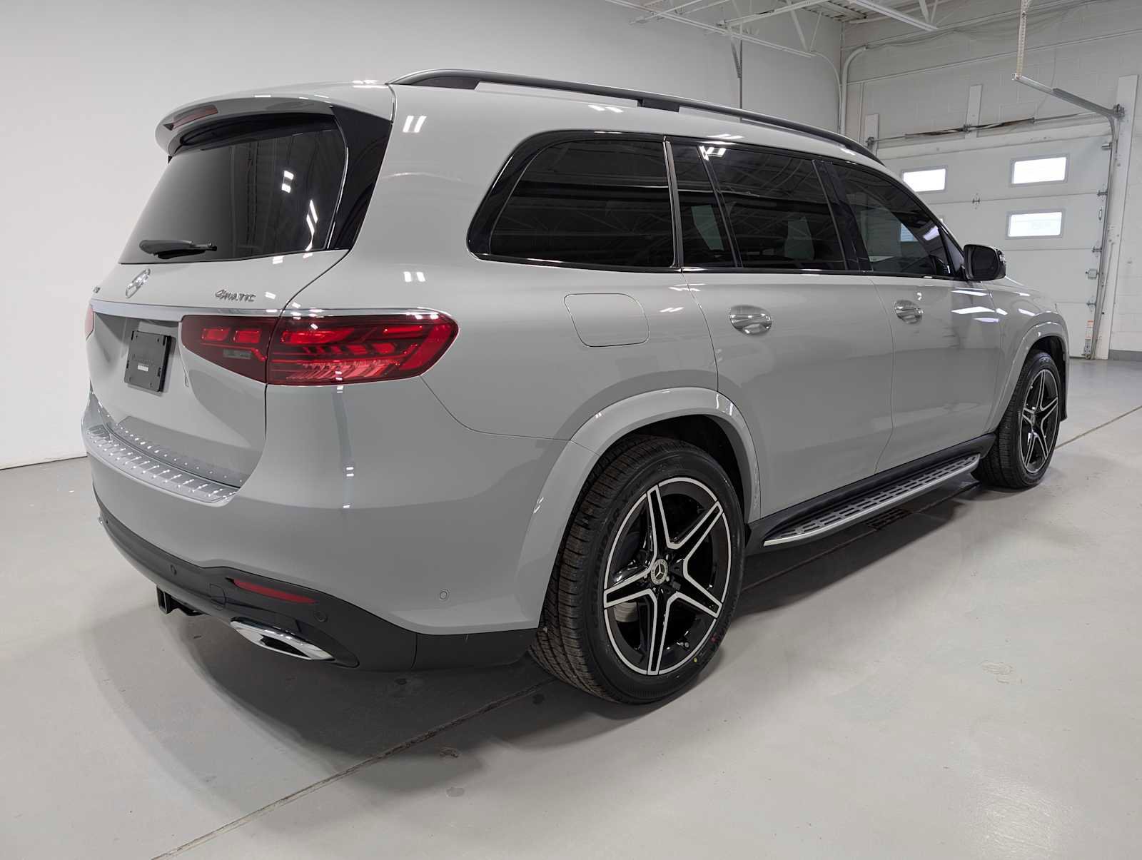 Certified 2025 Mercedes-Benz GLS 450 4MATIC image 8