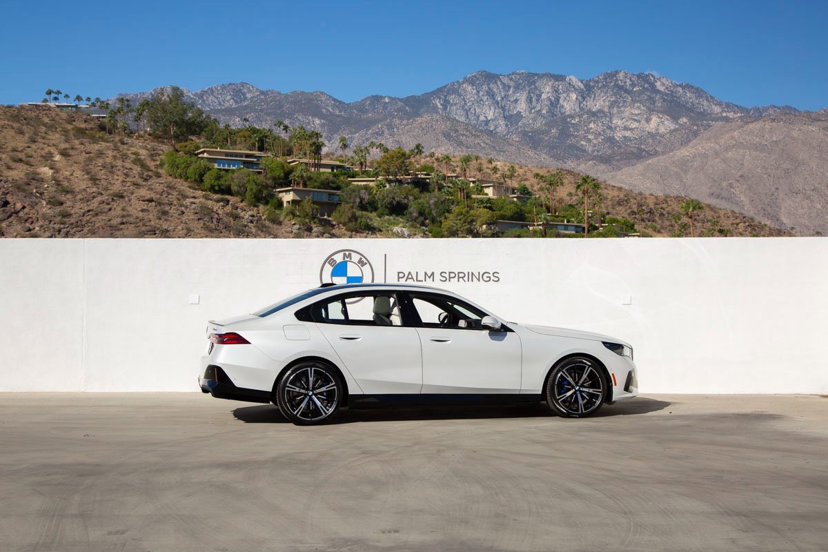 New 2026 BMW 550e xDrive image 5