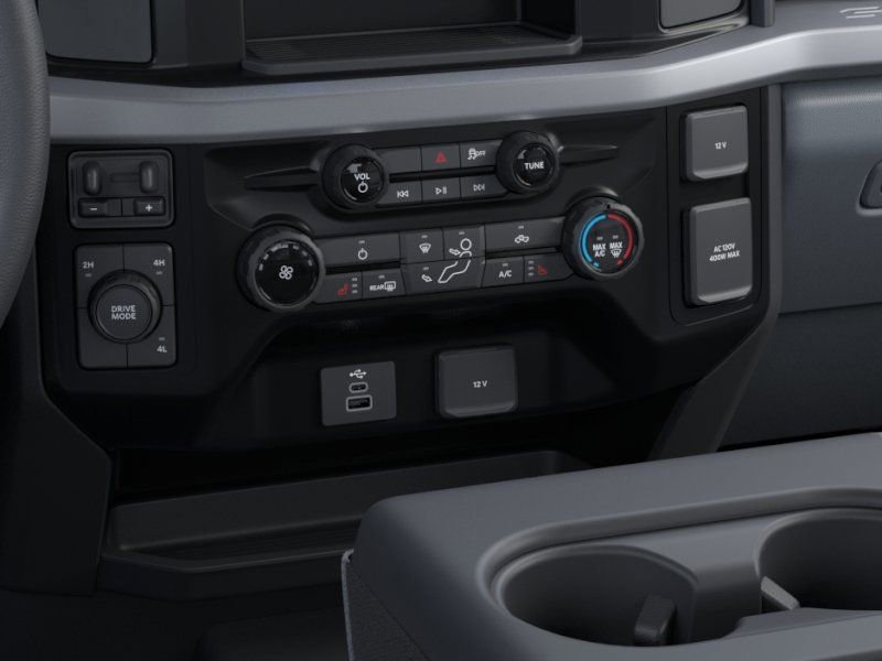 New 2026 Ford F550 4x4 Crew Cab Super Duty w/ XLT Value Package image 15