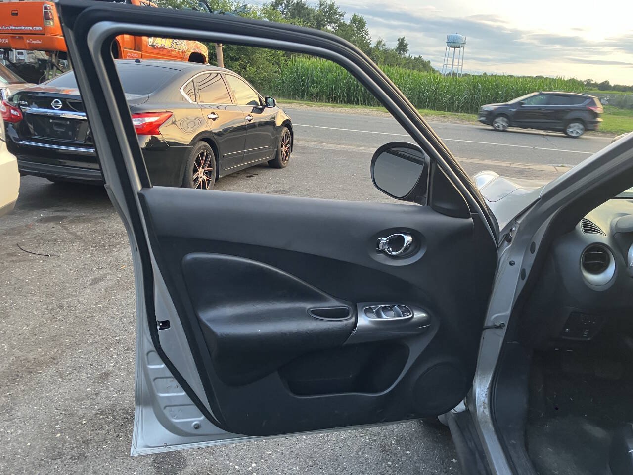 Used 2011 Nissan Juke SV AWD/4WD image 26