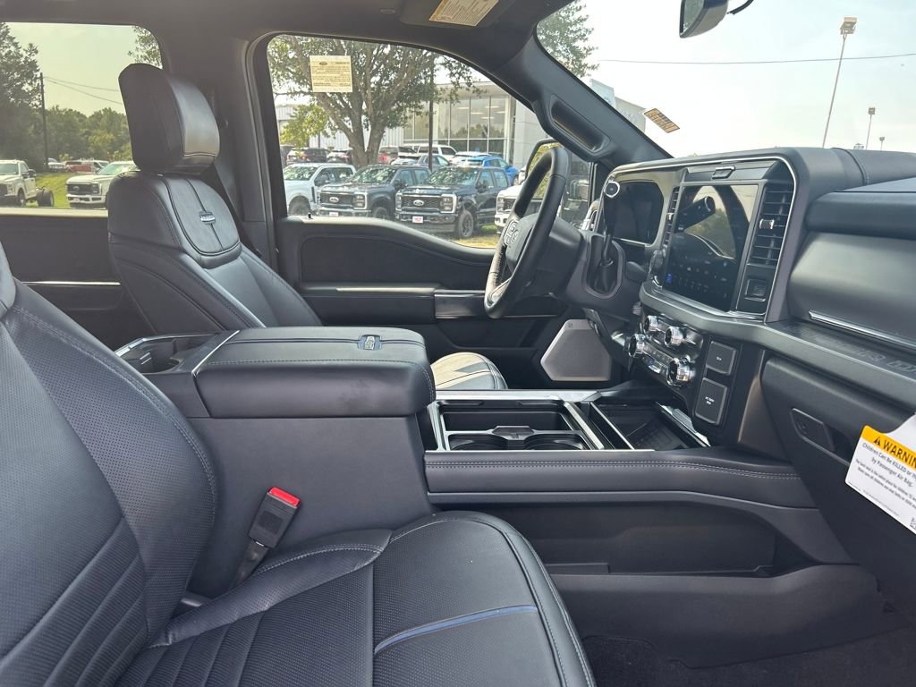 New 2025 Ford F250 Platinum w/ FX4 Off-Road Package image 31