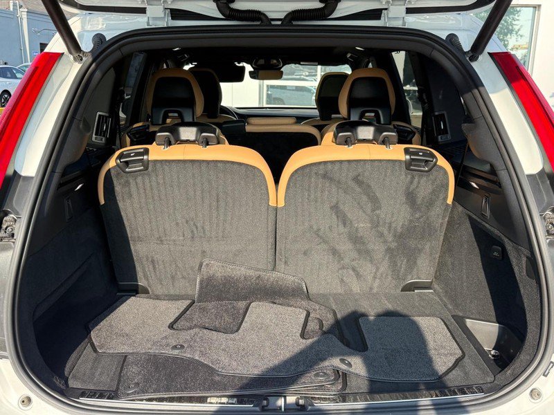 Used 2024 Volvo XC90 B6 Ultimate w/ Protection Package AWD/4WD image 5