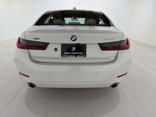 Certified 2023 BMW 330i xDrive Sedan w/ Premium Package AWD/4WD image 4