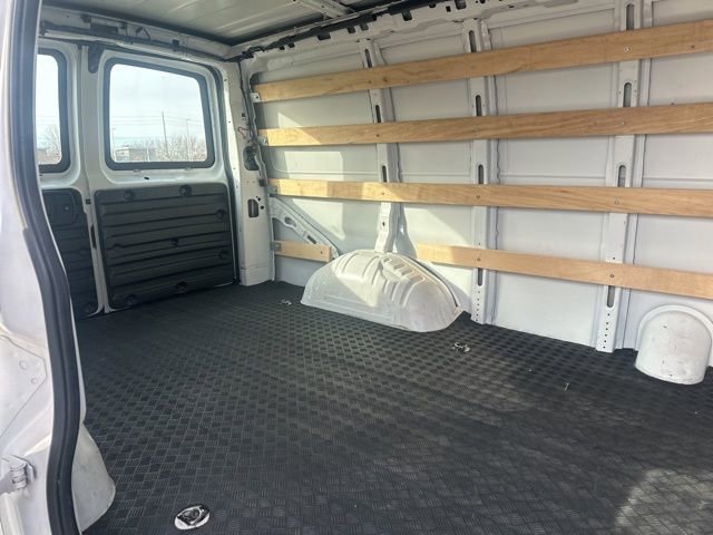 Used 2024 Chevrolet Express 2500 Work Van w/ Driver Convenience Package image 17