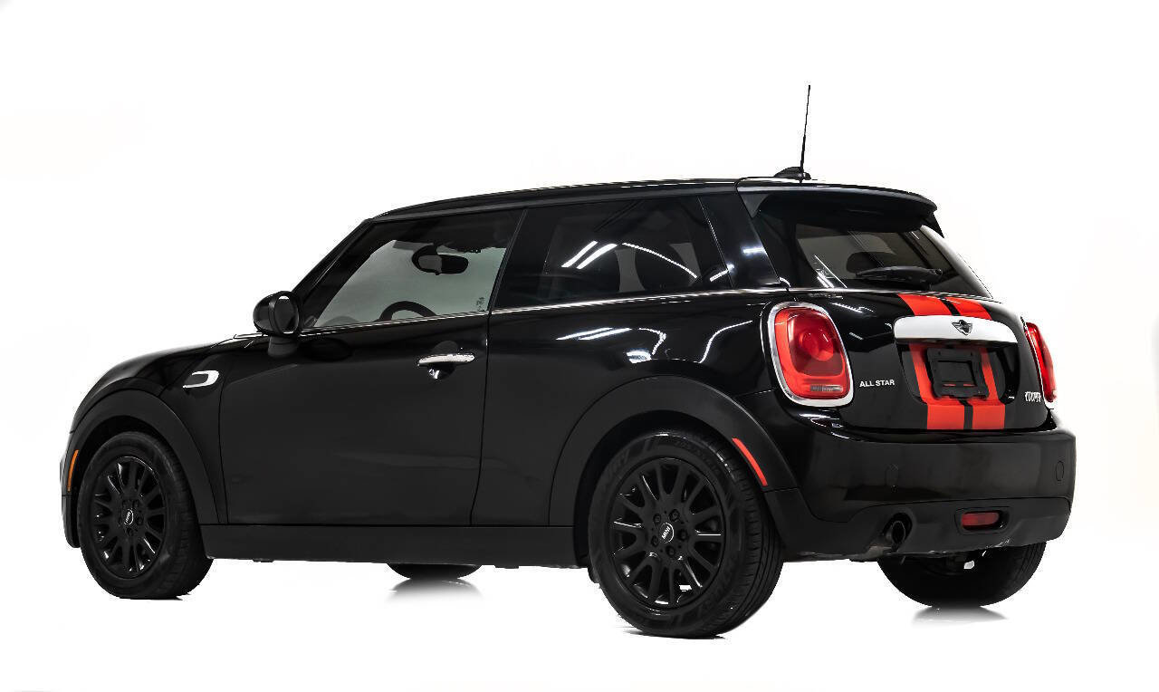 Used 2015 MINI Cooper 2-Door Hardtop image 4
