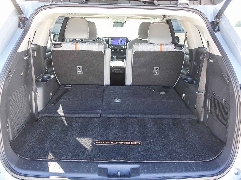 Used 2023 Toyota Highlander Bronze Edition image 26