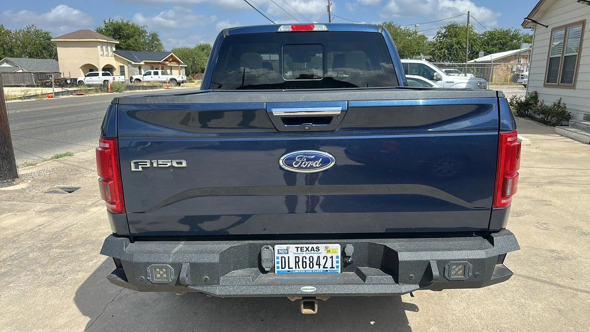 Used 2015 Ford F150 Lariat w/ Equipment Group 502A Luxury AWD/4WD image 4