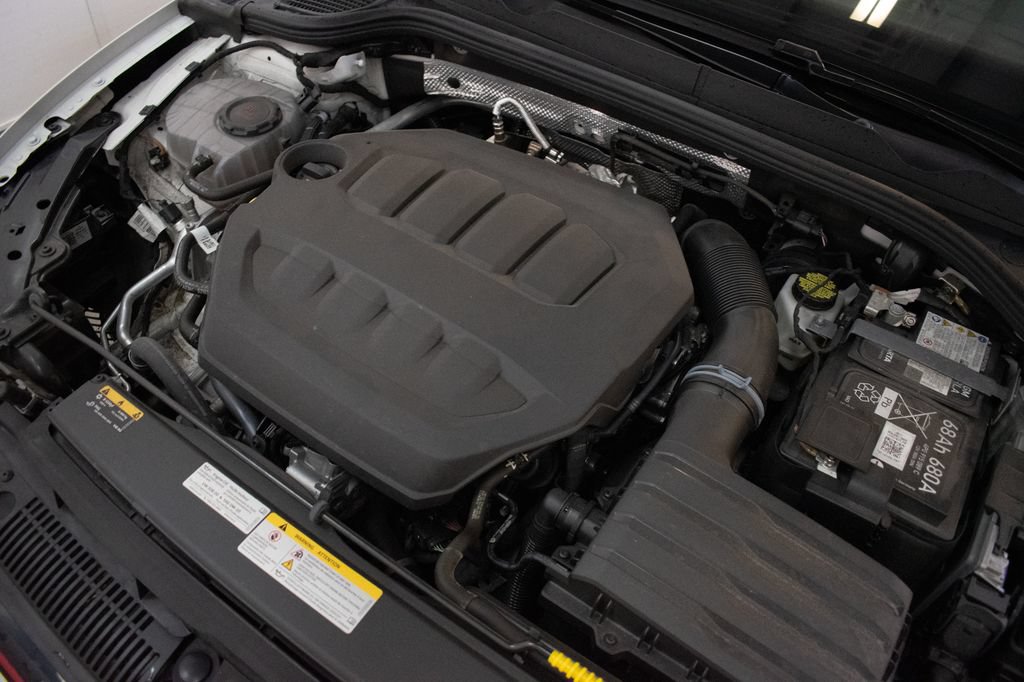 Used 2024 Volkswagen GTI SE FWD image 10