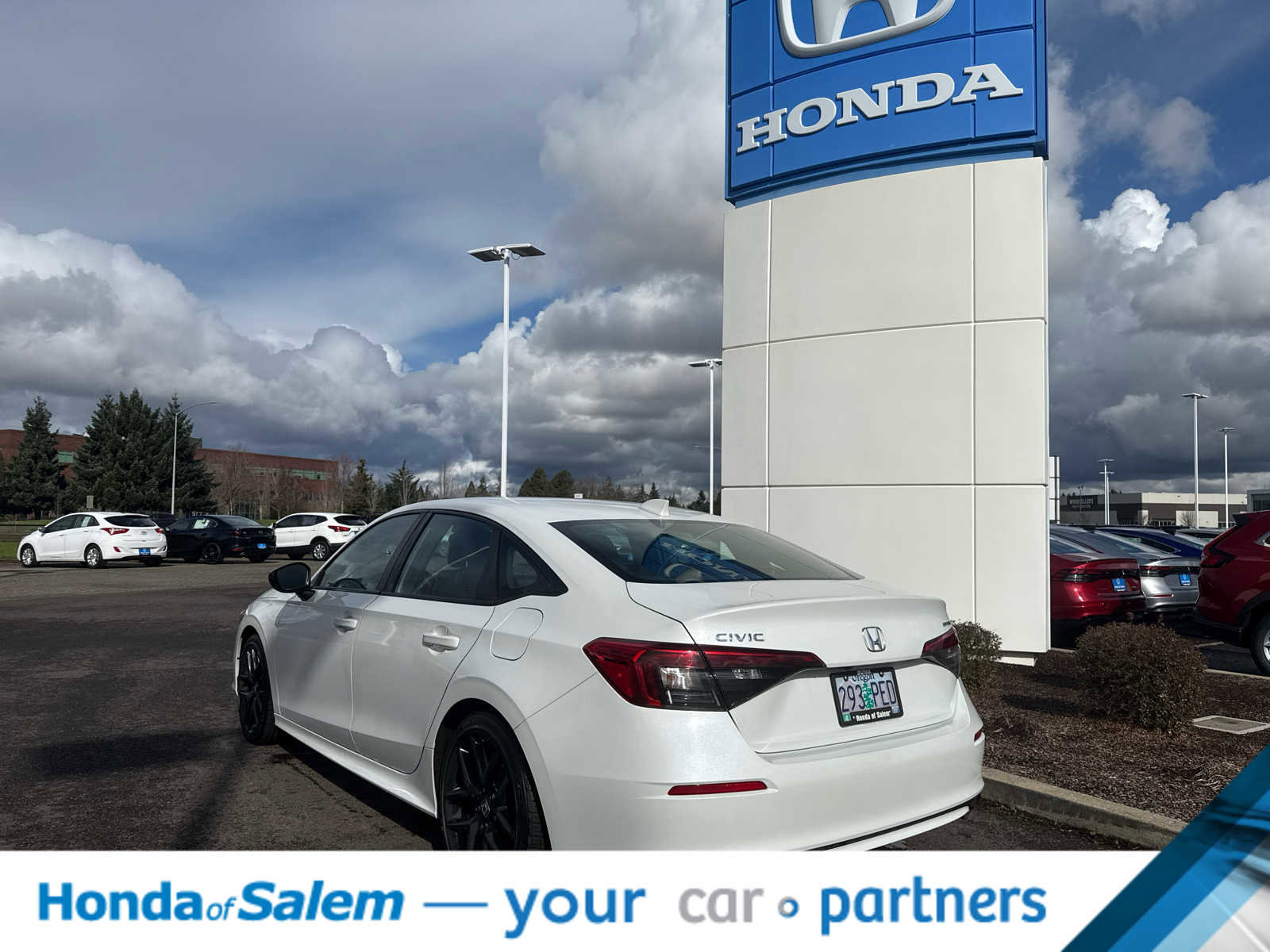Used 2023 Honda Civic Sport image 4