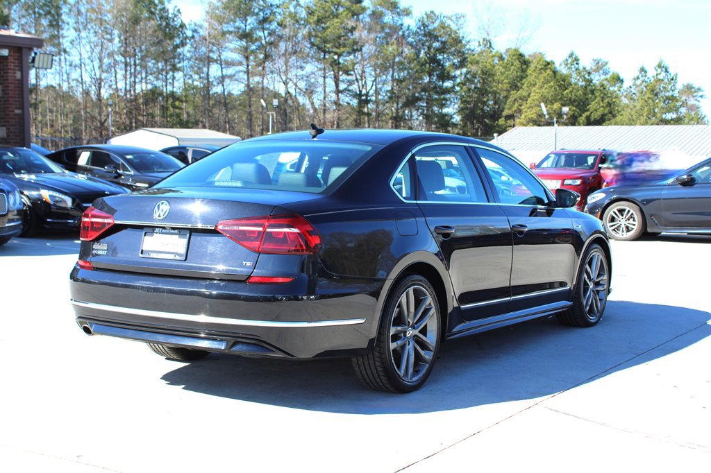 Used 2017 Volkswagen Passat 1.8T R-Line FWD image 7